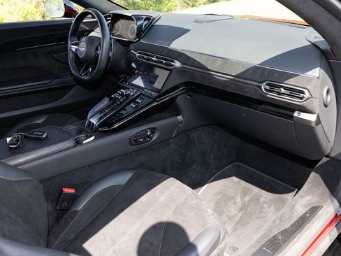 Used 2025 Aston Martin V8 Vantage Coupe RWD image 48