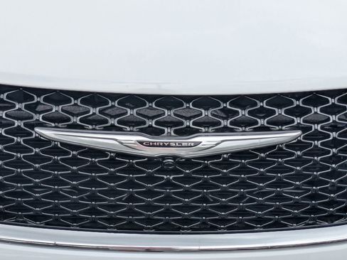 New 2026 Chrysler Pacifica Select FWD image 32