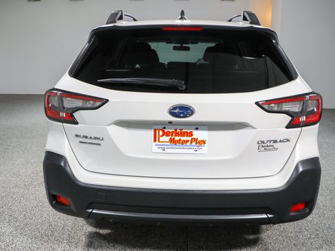 Used 2024 Subaru Outback Premium AWD/4WD image 8