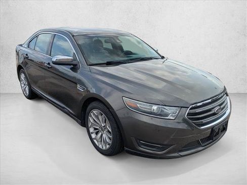 Used 2019 Ford Taurus Limited FWD image 3