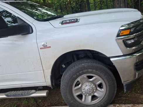 Used 2025 RAM 2500 Tradesman w/ Chrome Appearance Group AWD/4WD image 13