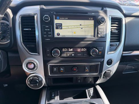 Used 2017 Nissan Titan SV AWD/4WD image 15
