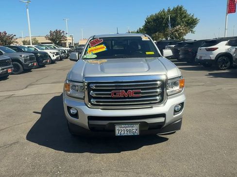 Used 2017 GMC Canyon SLE w/ SLE Convenience Package image 2