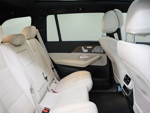 Used 2026 Mercedes-Benz GLS 580 4MATIC image 24