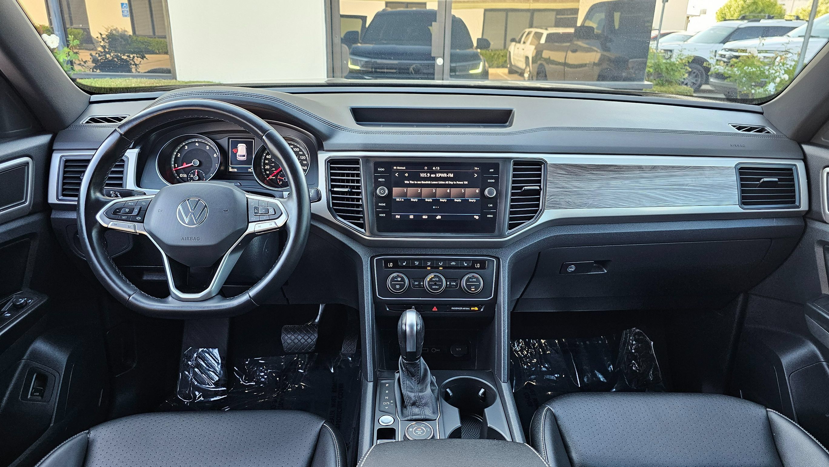 Used 2020 Volkswagen Atlas Cross Sport SE AWD/4WD image 19