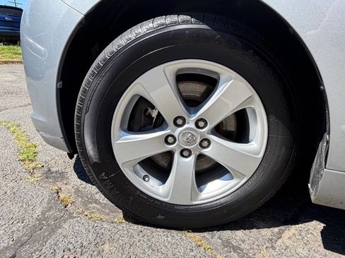 Used 2015 Toyota Sienna LE FWD image 25