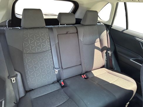 Used 2021 Toyota RAV4 XLE FWD image 19