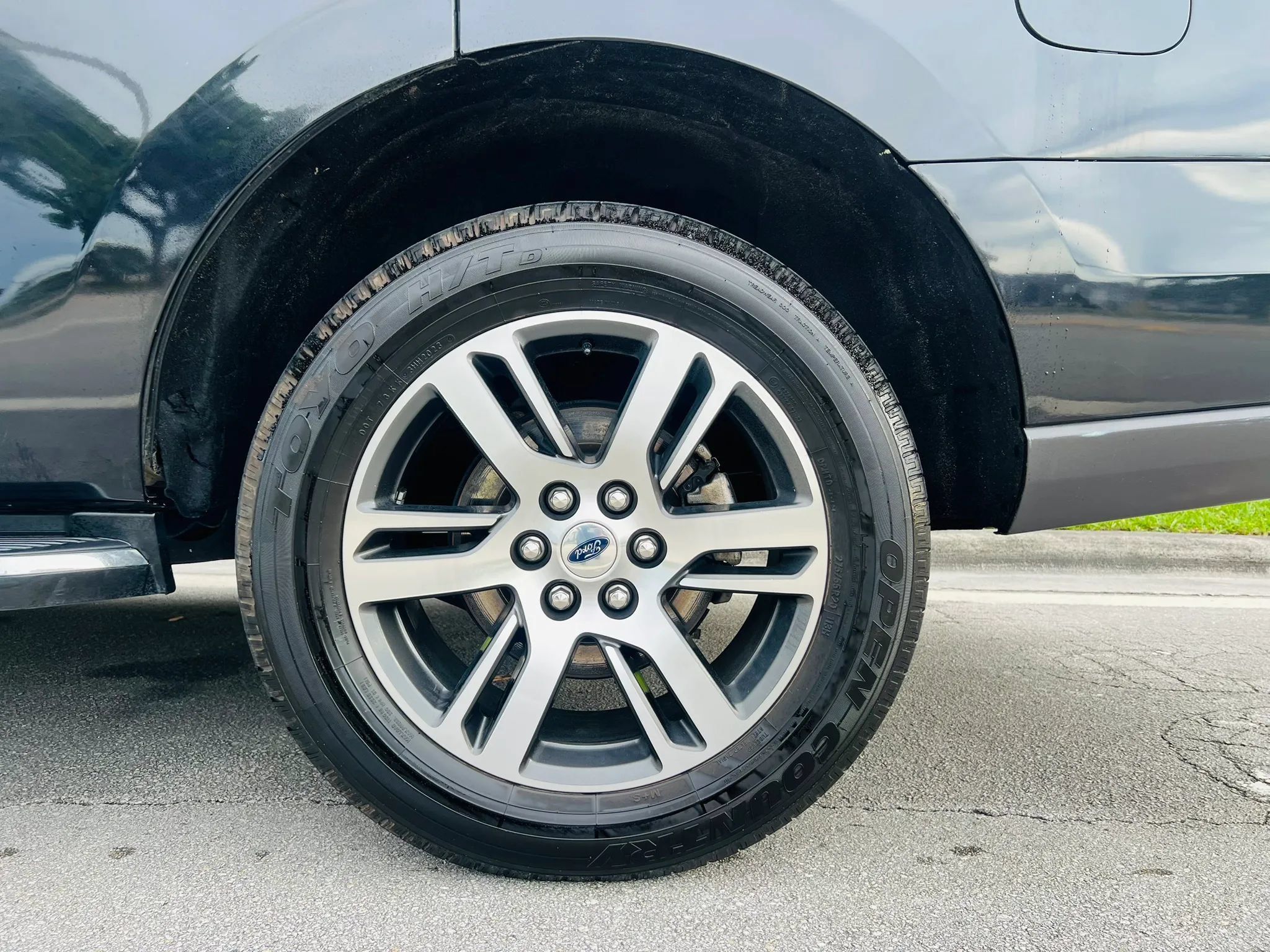 Used 2023 Ford Expedition Limited AWD/4WD image 9