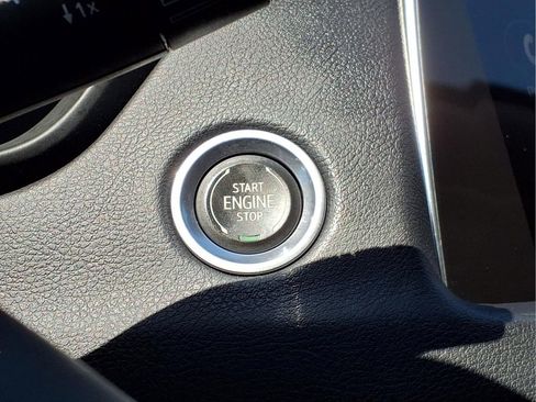 Used 2021 Cadillac XT4 Premium Luxury FWD image 13