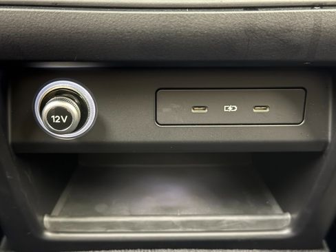 Used 2025 Porsche Cayenne E-Hybrid image 34