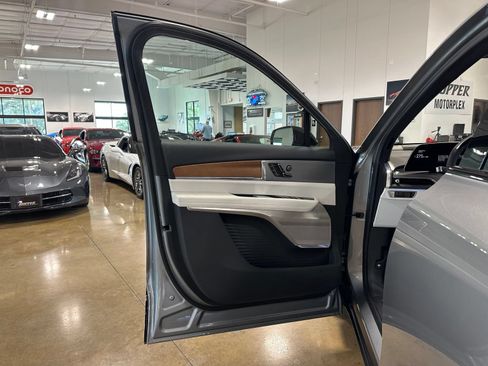 Used 2026 Cadillac Vistiq Luxury AWD/4WD image 12