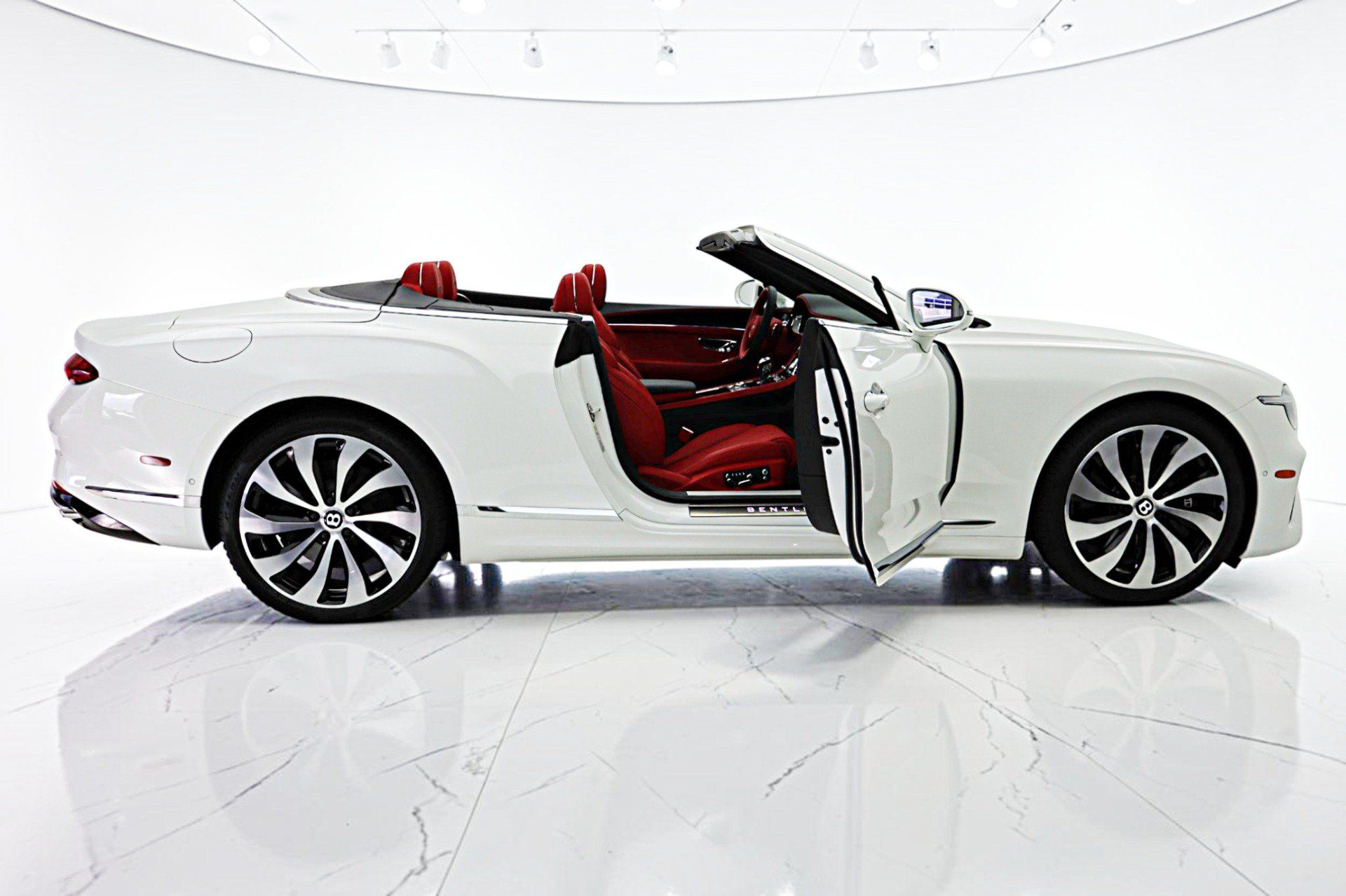 Used 2026 Bentley Continental GT Mulliner AWD/4WD image 14