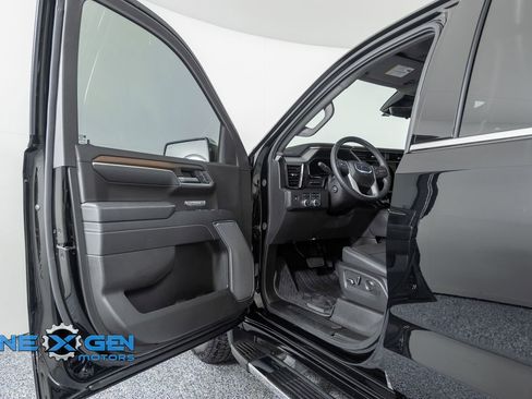Used 2025 GMC Sierra 1500 Denali w/ Technology Package image 9
