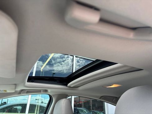 Used 2017 Honda HR-V EX image 3