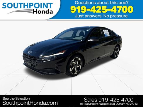 Used 2023 Hyundai Elantra SEL w/ Convenience Package FWD image 3