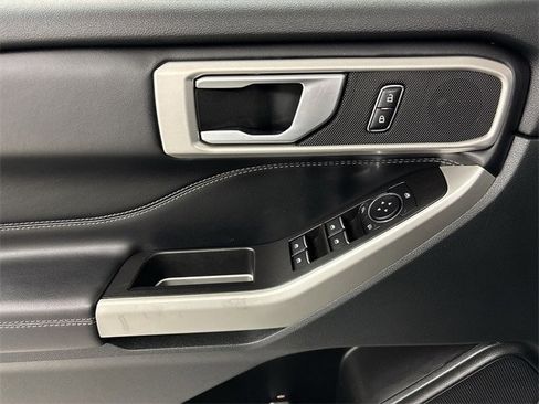 Certified 2023 Ford Explorer XLT w/ Equipment Group 202A image 5