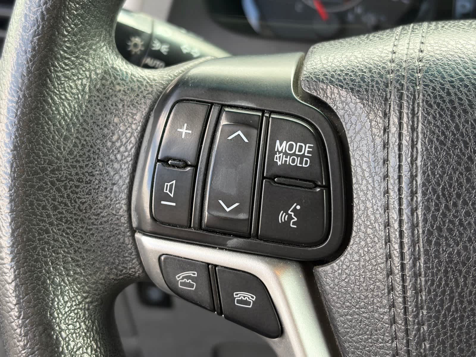 Used 2015 Toyota Sienna LE FWD image 12
