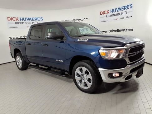 Used 2023 RAM 1500 Big Horn AWD/4WD image 3