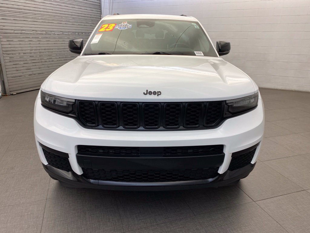 Used 2023 Jeep Grand Cherokee L Laredo RWD image 3