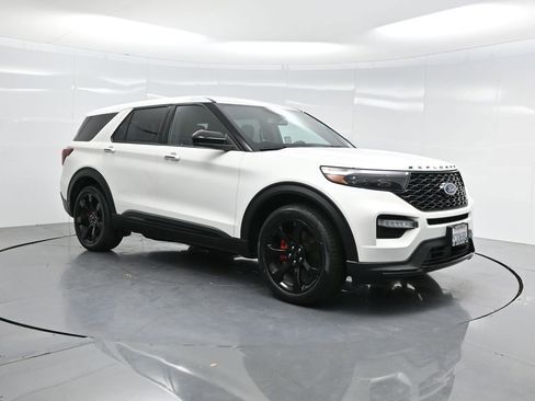 Used 2022 Ford Explorer ST w/ ST Street Pack image 31