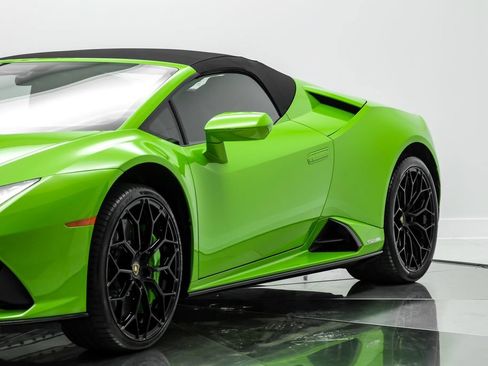 Used 2024 Lamborghini Huracan EVO AWD/4WD image 4