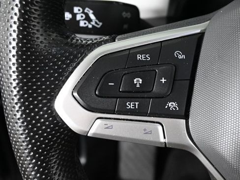 Certified 2022 Volkswagen Atlas SEL Premium image 26