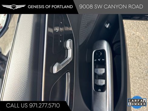 Used 2025 Mercedes-Benz C 300 4MATIC Sedan image 17