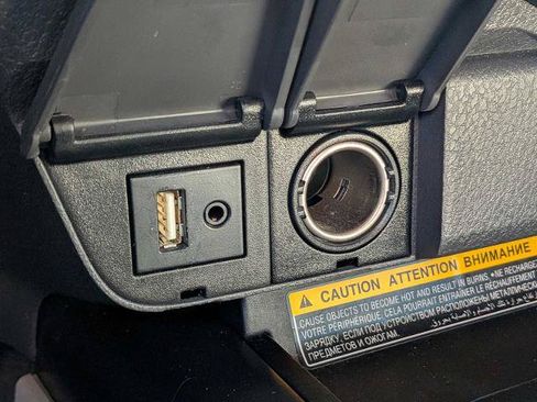 Used 2018 Toyota Camry XLE FWD image 24