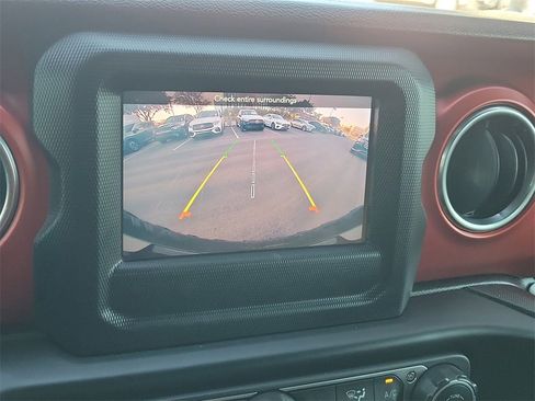 Used 2020 Jeep Wrangler Rubicon w/ Steel Bumper Group image 18