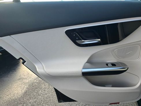 New 2026 Mercedes-Benz C 300 4MATIC Sedan image 19