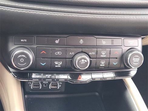 Used 2021 Dodge Durango SXT image 27