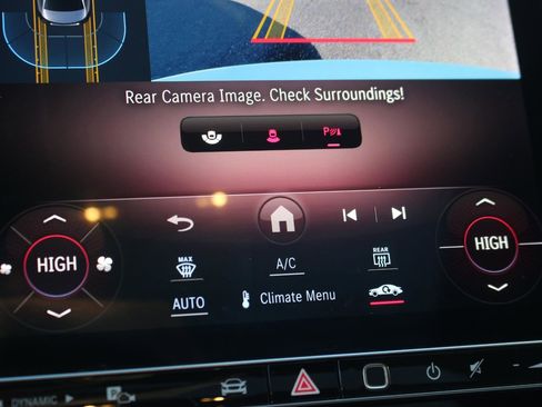 Used 2024 Mercedes-Benz C 300 4MATIC Sedan image 25