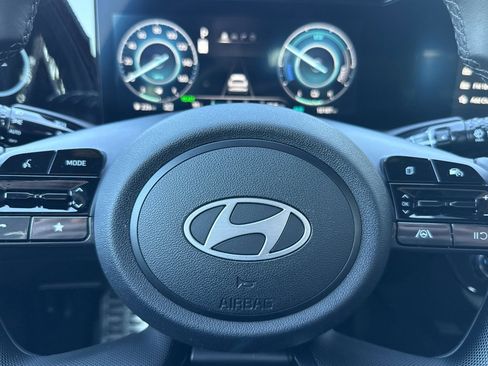 Certified 2025 Hyundai Elantra SEL image 25