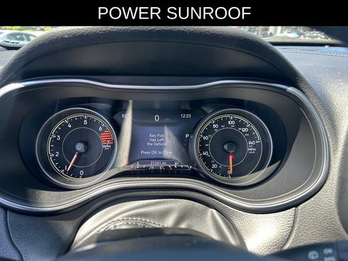 Used 2023 Jeep Cherokee Altitude Lux w/ Lux Elite Package AWD/4WD image 17
