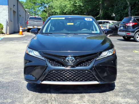 Used 2018 Toyota Camry XSE FWD image 8