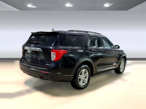 Used 2023 Ford Explorer XLT image 7