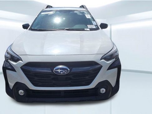 Used 2023 Subaru Outback Premium AWD/4WD image 4