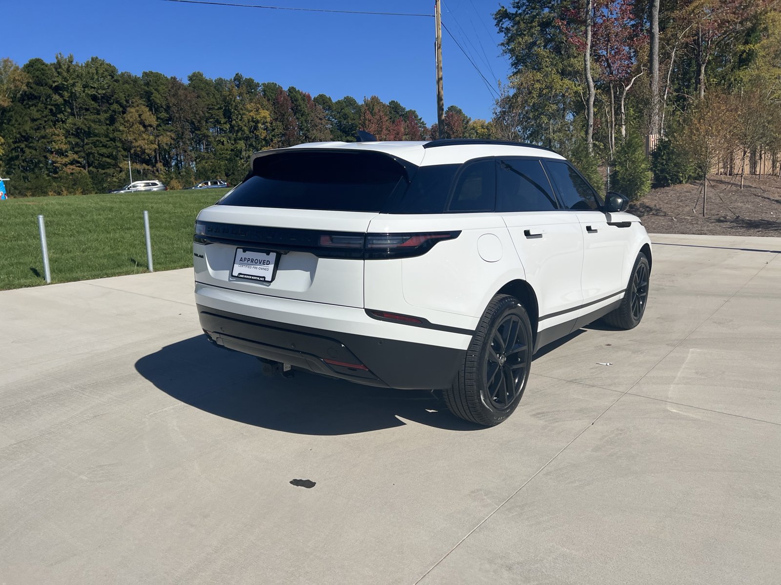 Used 2024 Land Rover Range Rover Velar S AWD/4WD image 8
