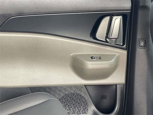 New 2026 Kia Carnival LXS image 16