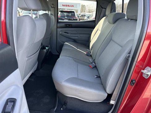 Used 2012 Toyota Tacoma TRD Off-Road image 28