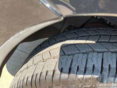 Used 2020 Cadillac Escalade ESV Luxury image 35