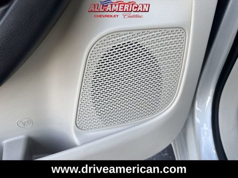 Used 2024 Chrysler Pacifica Touring-L image 23