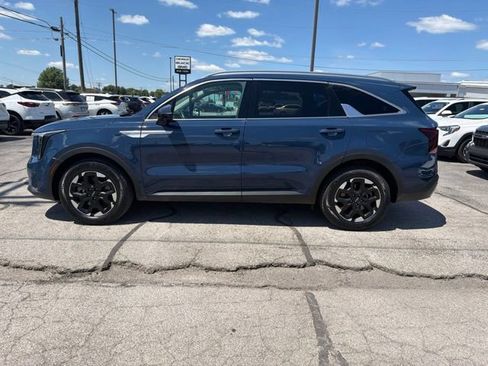 Used 2024 Kia Sorento S w/ Panoramic Sunroof Package FWD image 10