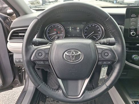 Used 2021 Toyota Camry SE w/ Cold Weather Package image 20