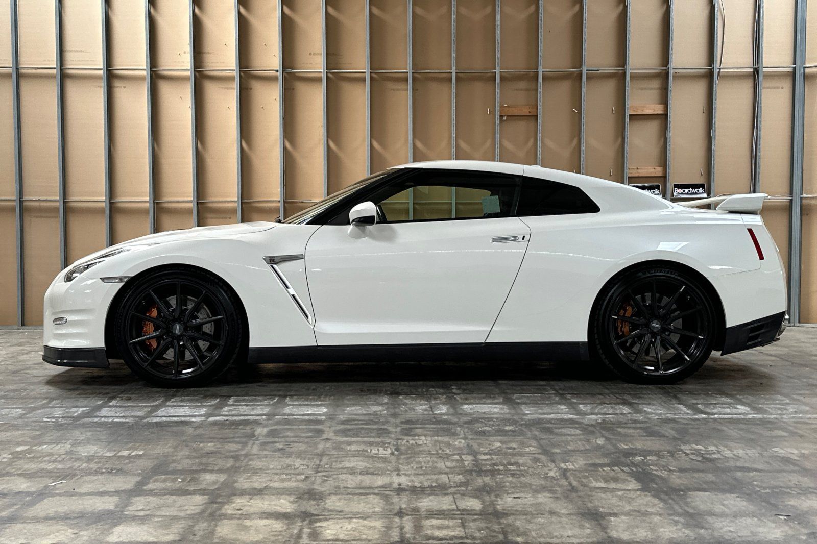 Used 2015 Nissan GT-R Premium AWD/4WD image 7