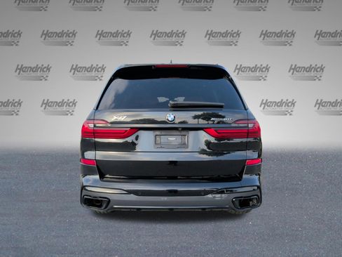 Used 2022 BMW X7 xDrive40i w/ M Sport Package AWD/4WD image 8