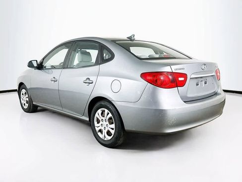 Used 2010 Hyundai Elantra GLS FWD image 4