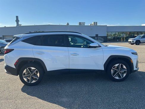Certified 2025 Hyundai Tucson SEL AWD/4WD image 6