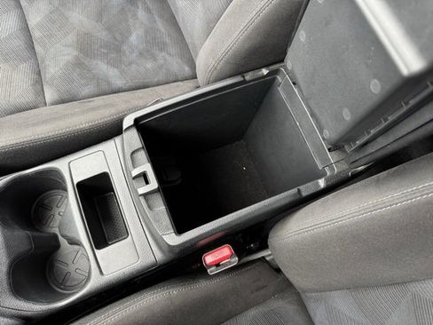 Used 2015 Nissan Rogue S image 18