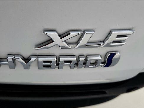 Certified 2024 Toyota Sienna XLE image 14